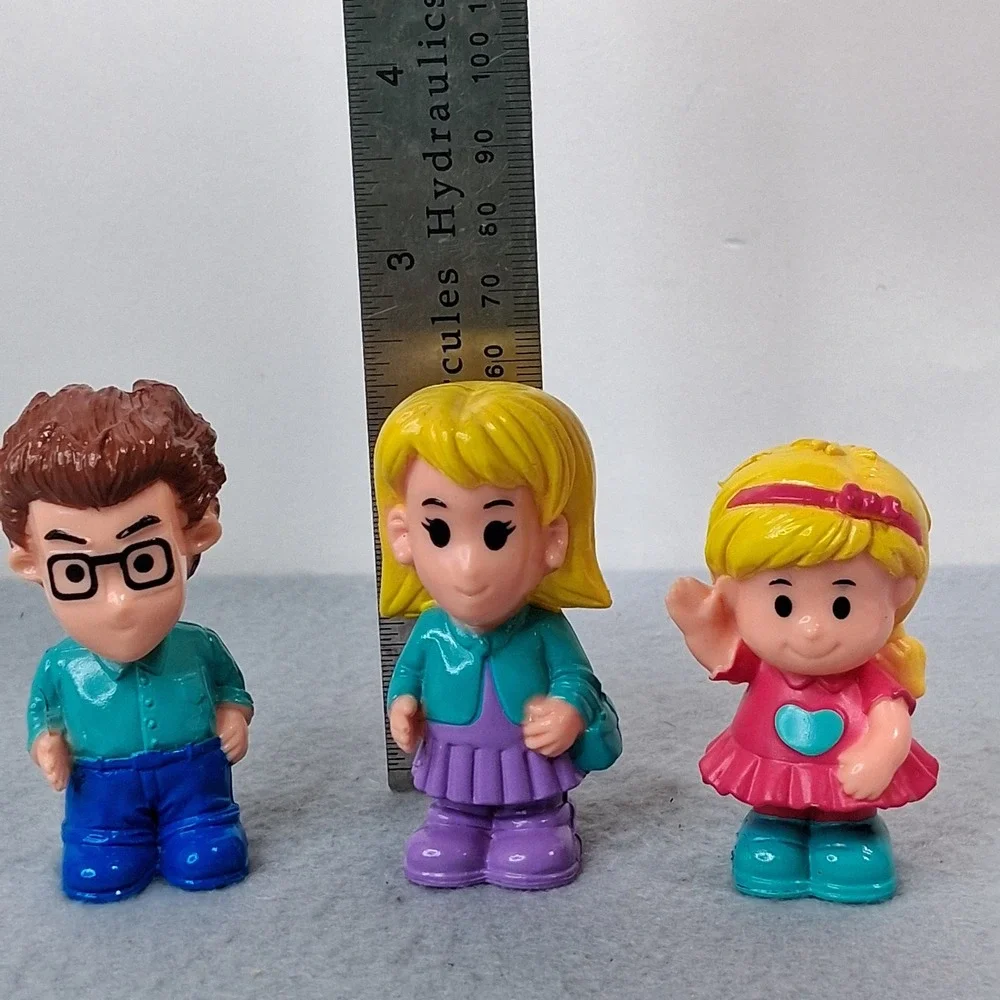 Keenway Dollhouse Mini Figures Family Set of 3 w/ Mom Dad Girl Plastic Vintage